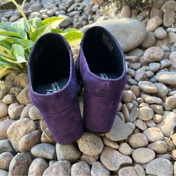 NIB Sbicca Vintage Collection Turnkey Purple Suede Mules 6 - Picture 5 of 10